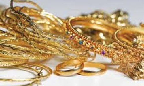 മൂന്നുപീടികയിലെ ജ്വല്ലറി കവര്ച്ച: ഉടമക്കെതിരെ പരാതി മൂന്നുപീടികയിലെ ജ്വല്ലറി കവര്ച്ച: ഉടമക്കെതിരെ പരാതി