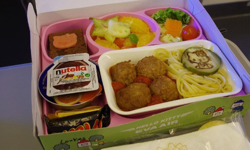 വിമാനങ്ങളിൽ ഭക്ഷണം നൽകാൻ അനുമതി; മാസ്​ക്​ ധരിക്കാത്തവരെ വിലക്കും