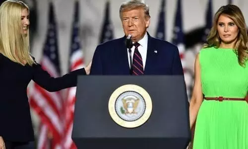 ഇവാൻകയോട്​ ചിരിച്ചലിഞ്ഞ്​ മെലാനിയ; അടുത്ത ഭാവം വൈറൽ