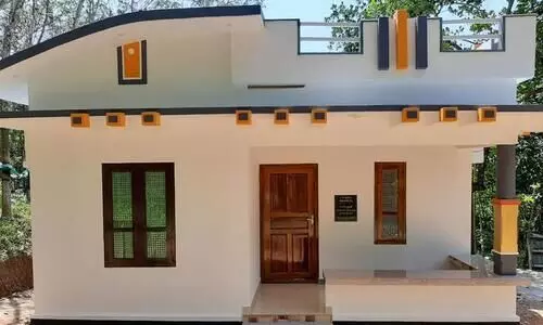 രോഗിയായ മുൻ ഭാരവാഹിക്ക് ഗ്രന്ഥശാല വീട് നിർമിച്ചു നൽകി