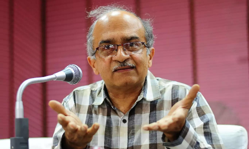 ​ൈഹകോടതികൾ സുപ്രീം കോടതിക്ക്​ വഴികാട്ടുകയാണ്​; സുദർശൻ ടി.വിക്കെതിരായ നടപടിയെ പ്രകീർത്തിച്ച്​ പ്രശാന്ത്​ ഭൂഷൻ