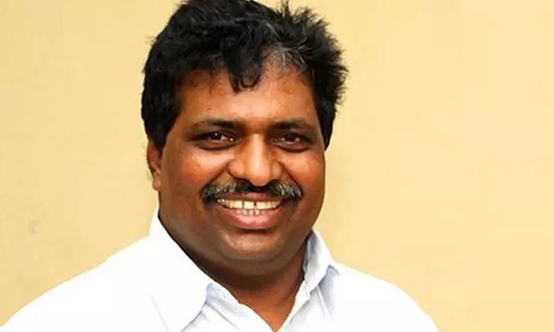 ശശി തരൂർ പാർട്ടിയുടെ അതിർവരമ്പുകൾ ലംഘിക്കുന്നു -കൊടിക്കുന്നിൽ സുരേഷ്​