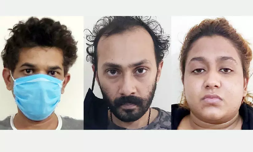 മലയാളികള് ഉള്പ്പെട്ട ലഹരിക്കടത്ത് സംഘം ബംഗളൂരുവിൽ പിടിയില് മലയാളികള് ഉള്പ്പെട്ട ലഹരിക്കടത്ത് സംഘം ബംഗളൂരുവിൽ പിടിയില്