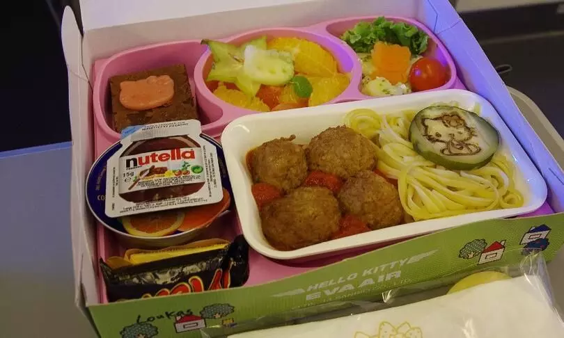 വിമാനങ്ങളിൽ ഭക്ഷണം നൽകാൻ അനുമതി; മാസ്​ക്​ ധരിക്കാത്തവരെ വിലക്കും