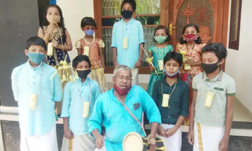 തുടിവാദനവും ഓണപ്പാട്ടുമായി ഭാസ്കരനും കുട്ട്യോളും