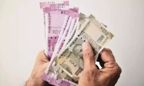 കൂലിയില്ല, ഞങ്ങൾ എങ്ങനെ ഓണം ഉണ്ണും സർക്കാറേ?