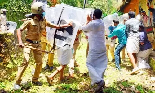 കൽപറ്റയിൽ യൂത്ത് കോണ്‍ഗ്രസ് മാര്‍ച്ചില്‍ സംഘര്‍ഷം