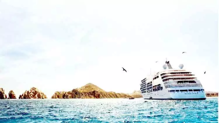 സൗ​ദി​യി​ലെ ആ​ദ്യ ക്രൂ​യി​സ്​ വി​നോ​ദ ക​പ്പ​ൽ യാ​ത്ര തു​ട​ങ്ങി