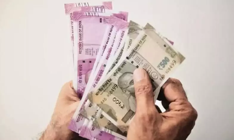 കൂലിയില്ല, ഞങ്ങൾ എങ്ങനെ ഓണം ഉണ്ണും സർക്കാറേ?