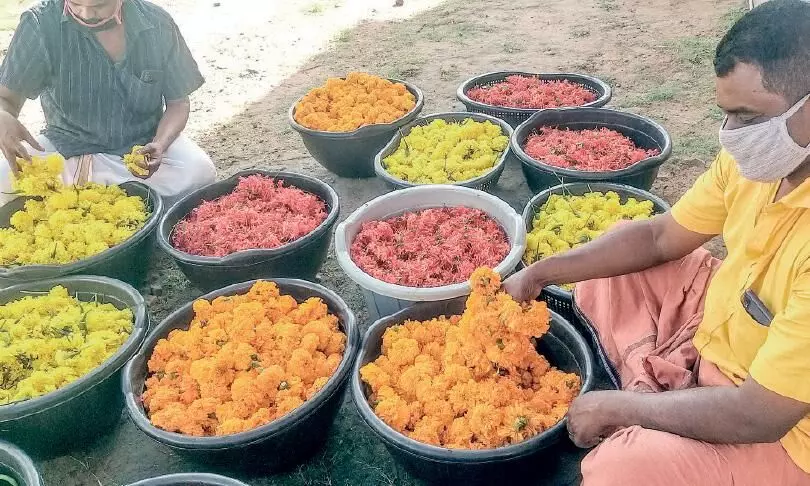 അകലം പാലിച്ചോണം