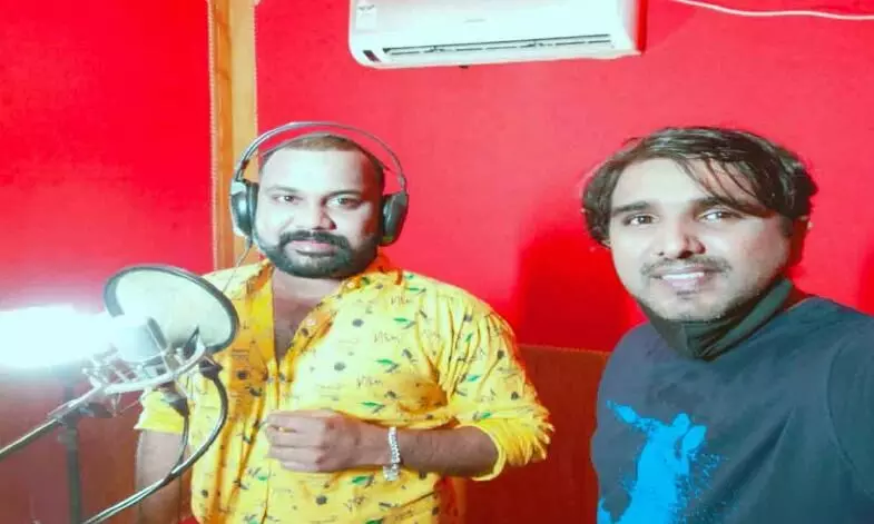 പാരഡിക്കാലം തിരികെയെത്തിച്ച് മാവേലിയുടെ കൊറോണം പാരഡിക്കാലം തിരികെയെത്തിച്ച് മാവേലിയുടെ കൊറോണം