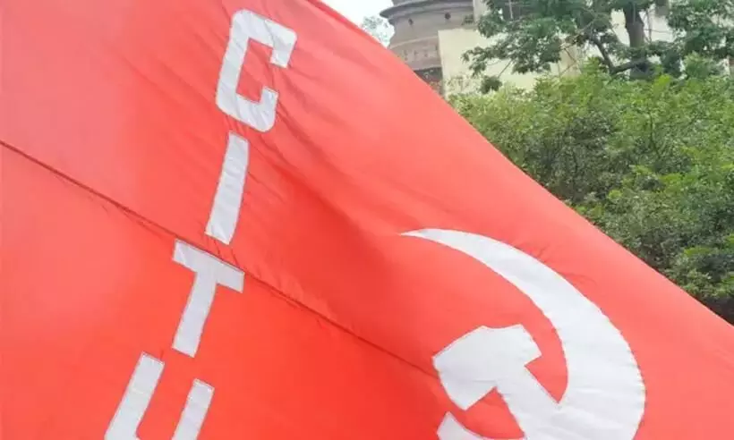 മൂന്നാറിൽ ഗതാഗത പരിഷ്കാരം പൊലീസ് അട്ടിമറിച്ചെന്ന് സി.െഎ.ടി.യു മൂന്നാറിൽ ഗതാഗത പരിഷ്കാരം പൊലീസ് അട്ടിമറിച്ചെന്ന് സി.െഎ.ടി.യു