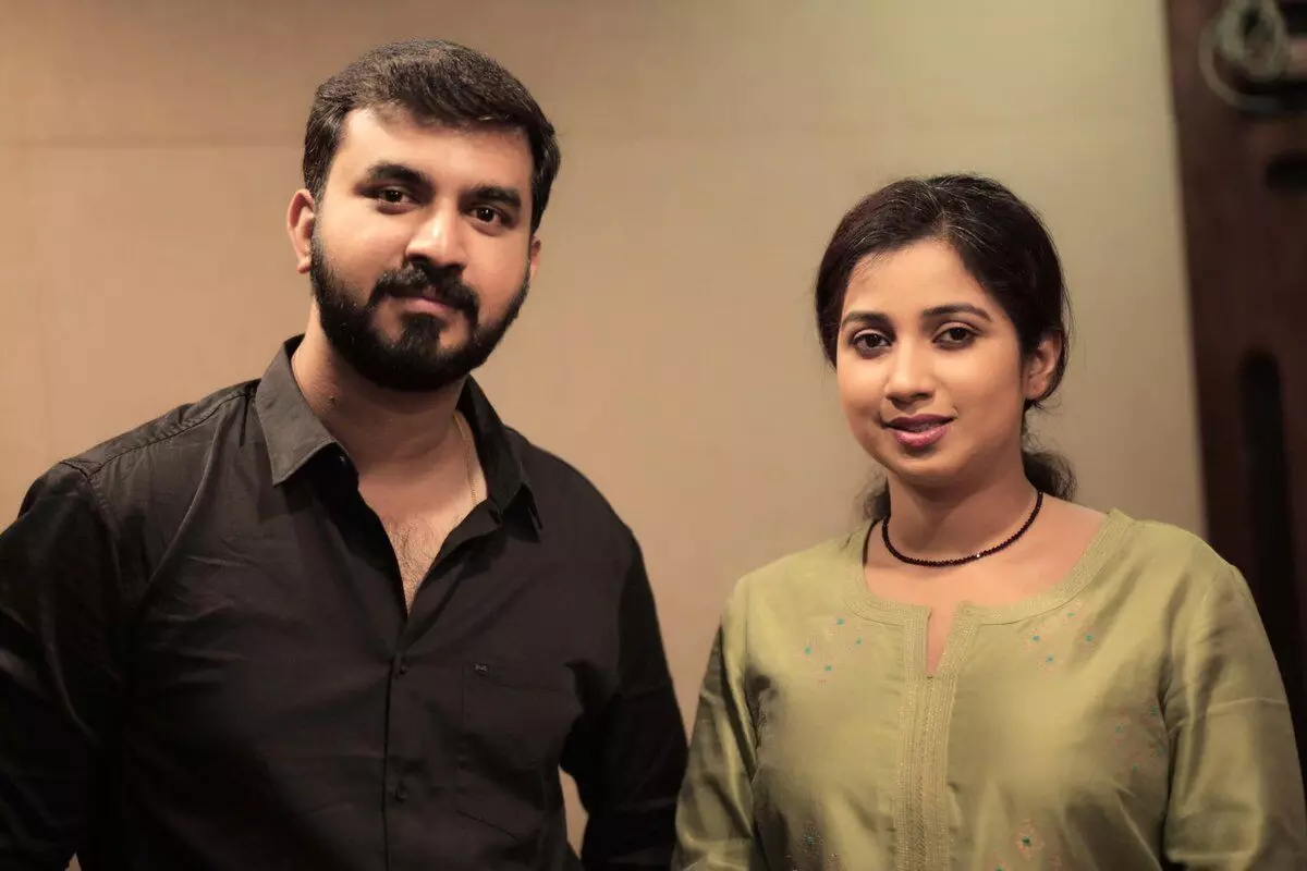 ഗായിക ശ്രേയാ ഘോഷാലുമൊത്ത്