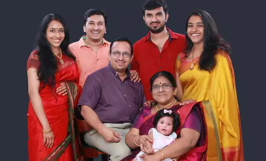 കൈലാസ് മേനോൻ കുടുംബത്തോടൊപ്പം