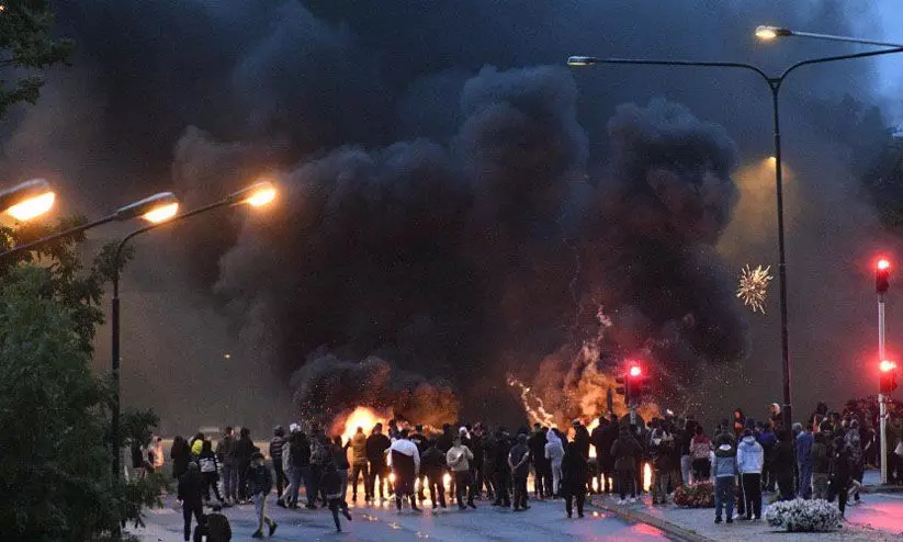 സ്വീഡനിൽ മുസ്ലിംവിരുദ്ധ റാലി തടഞ്ഞു; സംഘർഷം സ്വീഡനിൽ മുസ്ലിംവിരുദ്ധ റാലി തടഞ്ഞു; സംഘർഷം