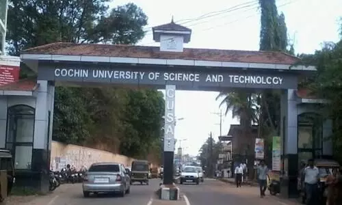 ഇൻറർമീഡിയറ്റ്​ സെമസ്​റ്റർ പരീക്ഷകൾ ഒഴിവാക്കുന്നില്ല ; കൊച്ചി സർവകലാശാലയിൽ വിദ്യാർഥികളും വി.സിയും കൊമ്പുകോർക്കുന്നു