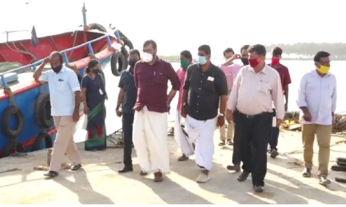 പൊ​ന്നാ​നി ഫി​ഷി​ങ് ഹാ​ർ​ബ​ർ പു​തി​യ വാ​ർ​ഫ് നി​ർ​മാ​ണ​ം അ​ന്തി​മ​ഘ​ട്ട​ത്തി​ൽ