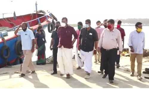 പൊ​ന്നാ​നി ഫി​ഷി​ങ് ഹാ​ർ​ബ​ർ പു​തി​യ വാ​ർ​ഫ് നി​ർ​മാ​ണ​ം അ​ന്തി​മ​ഘ​ട്ട​ത്തി​ൽ