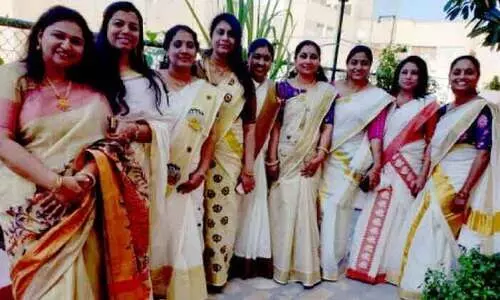 കോ​വി​ഡി​നി​ട​യി​ലെ ഓ​ണ​ം: പ്ര​വാ​സി മു​റ്റ​ത്തും​ പൂ​ക്ക​ളം വി​രി​ഞ്ഞു