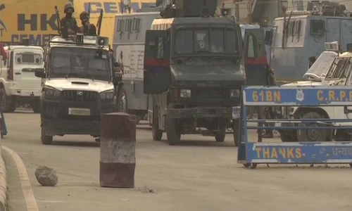 ശ്രീനഗറിൽ സി.ആർ.പി.എഫ് സംഘത്തിന് നേരെ ഭീകരാക്രമണം; പൊലീസുകാരന് വീരമൃത്യു, മൂന്നു ഭീകരരെ വധിച്ചു