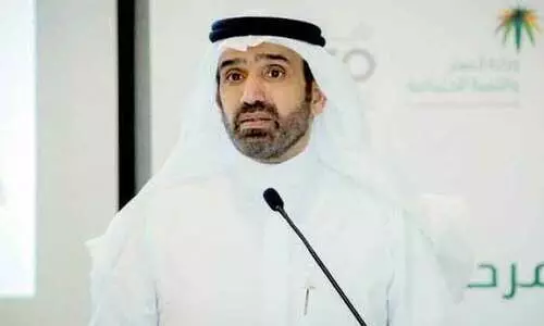 മുഴുവൻ പൊതുമേഖല ജീവനക്കാരും ഇന്നു മുതൽ ഒാഫിസുകളിൽ ഹാജർ മുഴുവൻ പൊതുമേഖല ജീവനക്കാരും ഇന്നു മുതൽ ഒാഫിസുകളിൽ ഹാജർ