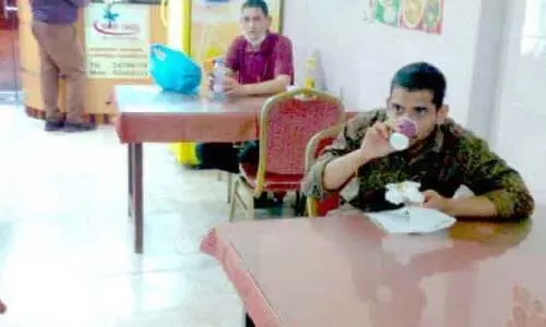 ഹോട്ടലുകളിൽ ഇരിക്കാൻ മടിച്ച്​ഉപഭോക്​താക്കൾ