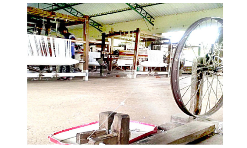 ദുരിതത്തി​െൻറ ഇഴയെണ്ണി ​നെയ്​ത്ത്​ തൊഴിലാളികൾ