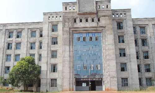 ആശുപത്രി സർക്കാർ ഏറ്റെടുത്തു; ജീവനക്കാർക്ക്​ ജോലിയും കൂലിയുമില്ല