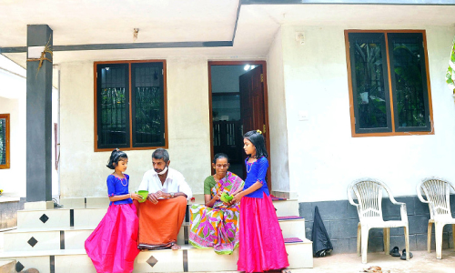 ലൈഫ് വീട്ടില്‍ നാരായണനും കുടുംബത്തിനും നല്ലോണം