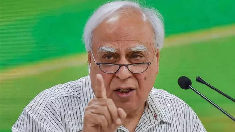 കോൺഗ്രസ് നേരിടുന്ന തിരിച്ചടി അംഗീകരിക്കുന്നുണ്ടോ?; നേതൃത്വത്തോട് ചോദ്യം ഉന്നയിച്ച് കപിൽ സിബൽ കോൺഗ്രസ് നേരിടുന്ന തിരിച്ചടി അംഗീകരിക്കുന്നുണ്ടോ?; നേതൃത്വത്തോട് ചോദ്യം ഉന്നയിച്ച് കപിൽ സിബൽ