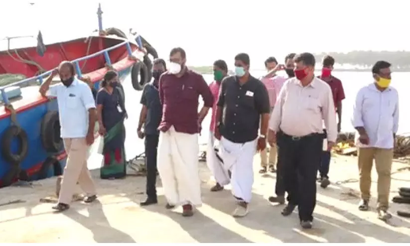 പൊ​ന്നാ​നി ഫി​ഷി​ങ് ഹാ​ർ​ബ​ർ പു​തി​യ വാ​ർ​ഫ് നി​ർ​മാ​ണ​ം അ​ന്തി​മ​ഘ​ട്ട​ത്തി​ൽ