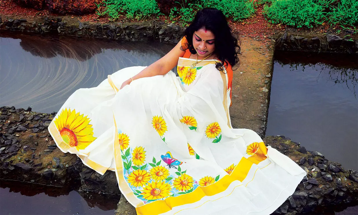 മ്യൂറൽ ഡിസൈൻ ചെയ്ത സാരി