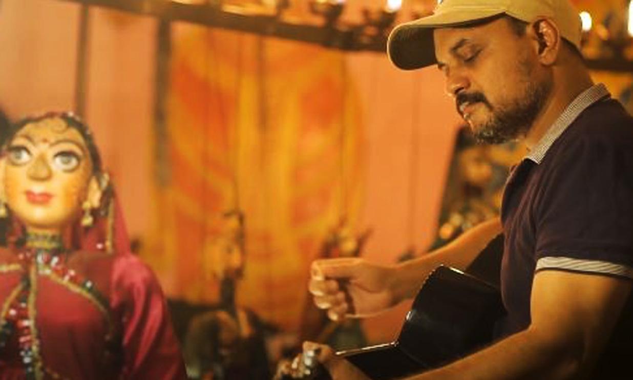 മിണ്ടി മീട്ടാം: പാവക്കൂത്ത് മ്യൂസിക് വിഡിയോയുമായി വികൃതിയുടെ സംവിധായകൻ മിണ്ടി മീട്ടാം: പാവക്കൂത്ത് മ്യൂസിക് വിഡിയോയുമായി വികൃതിയുടെ സംവിധായകൻ