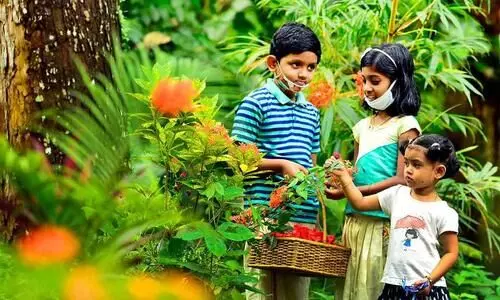 ഉ​ള്ളി​ൽ ഒ​തു​ങ്ങ​​ട്ടെ ആ​ഘോ​ഷം