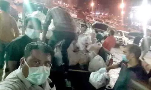 ദു​രി​താ​വ​സ്ഥ​യി​ലു​ള്ള ക്യാ​മ്പ്​ തൊ​ഴി​ലാ​ളി​ക​ൾ​ക്ക്​ ഭ​ക്ഷ​ണ​ക്കി​റ്റ്​ എ​ത്തി​ച്ചു