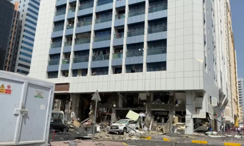 അബൂദബി എയർപോർട്ട് റോഡിലെ റെസ്റ്റോറൻറിൽ വൻ ഗ്യാസ് സ്‌ഫോടനം; രണ്ടു മരണം