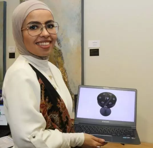 വയർ ഇല്ലാതെ വൈദ്യുതി കൈമാറ്റം: കുവൈത്തി യുവതിക്ക് അന്താരാഷ്ട്ര അംഗീകാരം വയർ ഇല്ലാതെ വൈദ്യുതി കൈമാറ്റം: കുവൈത്തി യുവതിക്ക് അന്താരാഷ്ട്ര അംഗീകാരം