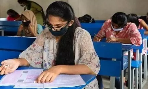 കേന്ദ്രം അയഞ്ഞില്ല; ജെ.ഇ.ഇ മെയിൻ പരീക്ഷ തുടങ്ങി​