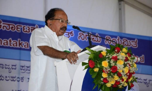 മനസ്സ്​ ആ കത്തിനൊപ്പം, ​േസാണിയ ഗാന്ധിക്ക്​ വേദനിച്ചെങ്കിൽ ക്ഷമാപണം നടത്താം -വീരപ്പ മൊയ്​ലി