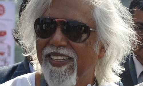 അവീക്​ സർക്കാർ പി.ടി.​െഎ ചെയർമാൻ