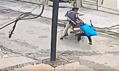 കുസുമം വിട്ടില്ല, കുതറിയോടാൻ കഴിഞ്ഞില്ല കള്ളന്​..