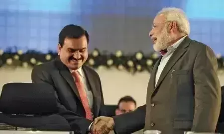 മുംബൈ വിമാനത്താവളവും അദാനിക്ക് മുംബൈ വിമാനത്താവളവും അദാനിക്ക്