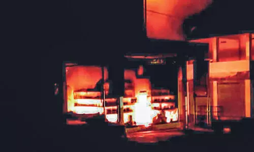 ക​രു​വാ​ങ്ക​ല്ലി​ൽ ഗൃഹോപകരണ വിൽപനശാലയിൽ വൻ തീപിടിത്തം