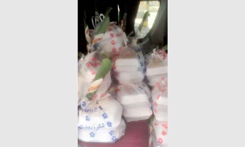 ജോ​ലി ന​ഷ്​​ട​പ്പെ​ട്ട​വ​ർ​ക്ക്​ ഒാ​ണ​സ​ദ്യ​യൊ​രു​ക്കി