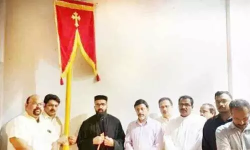 സെൻറ്​ പീ​റ്റേ​ഴ്‌​സ് പ​ള്ളി​യി​ൽ എ​ട്ടു​നോ​മ്പ് പെ​രു​ന്നാ​ളി​ന് കൊ​ടി​യേ​റി