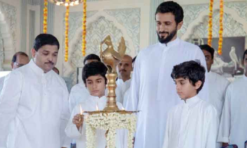 ഒാണം ആഘോഷിച്ച്​ ശൈഖ്​ നാസർ