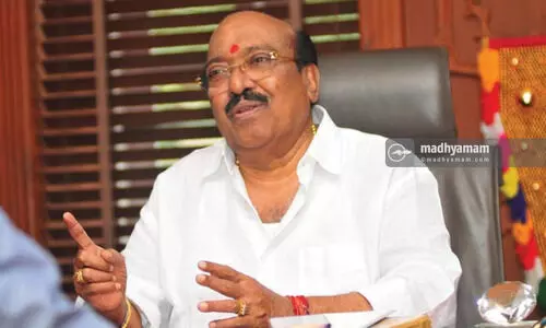 മൂന്നുദിവസം മുമ്പുള്ള ഇരട്ടക്കൊലക്ക് ഇപ്പോഴാണോ കരിദിനം?; സി.പി.എമ്മിനോട് വെള്ളാപ്പള്ളി