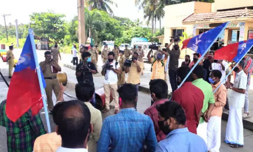 ടോ​ൾ നി​ര​ക്ക് വർധനവ്​; പ്രതിഷേധ സമരവുമായി എ.ഐ.വൈ.എഫ്