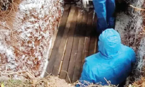 കോവിഡ്: മരിച്ചയാളെ സംസ്കരിക്കാൻ മുന്നിട്ടിറങ്ങി യുവജന സംഘടനകൾ