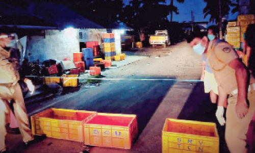 വിലക്ക് ലംഘിച്ച് കടൽ കാണാനെത്തി; 40 പേർക്കെതിരെ കേസ് വിലക്ക് ലംഘിച്ച് കടൽ കാണാനെത്തി; 40 പേർക്കെതിരെ കേസ്